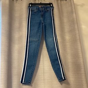 Skinny high waisted jeans strap on side size 0
